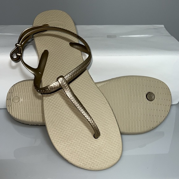 NEW Havanaias Sandals Metallic Gold Straps - T-Shape - Womens Size 11 / 41-42 - Picture 3 of 15